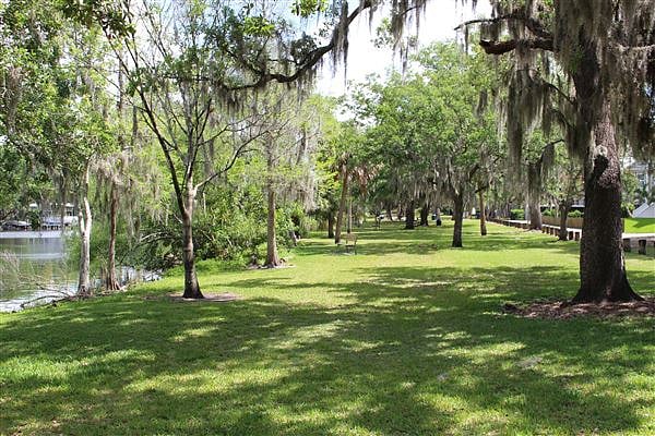 Walking Distance to Epps Park, Hillsborough River