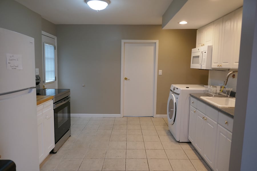 Full Kitchen with all new appliances!