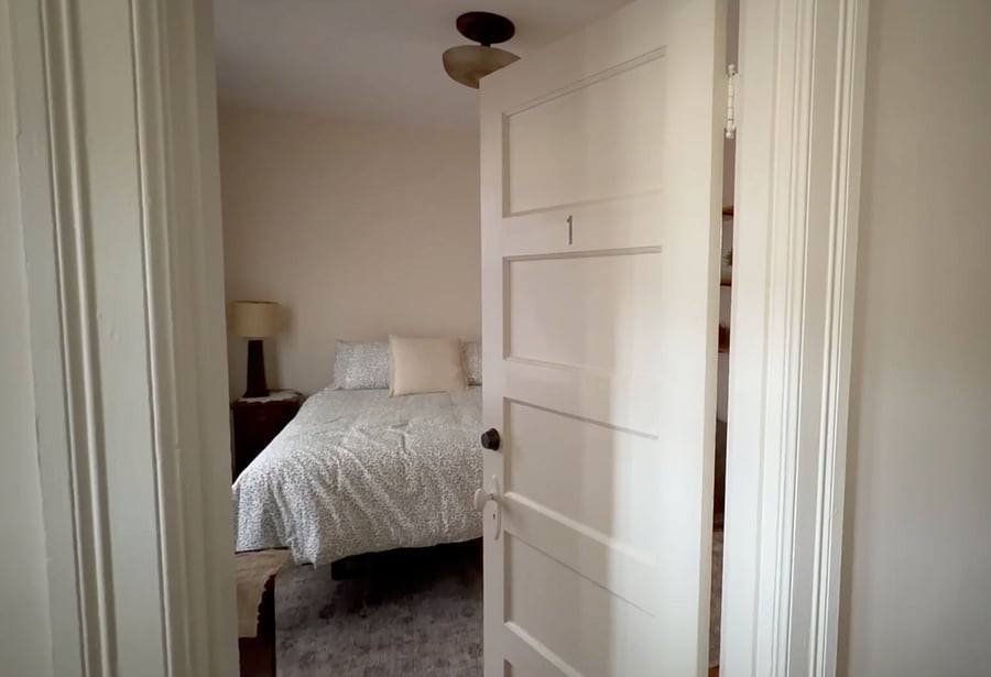 Unit Entrance to Primary Bedroom