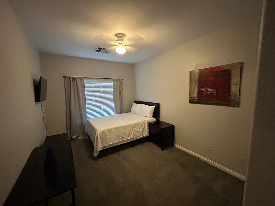 Bedroom 3, dual sliding mirror door closet , 11x16 aprox 