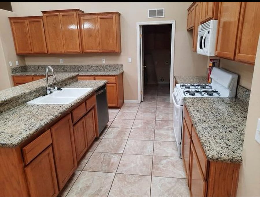 Furnished Finder property 976173_1 photo 3
