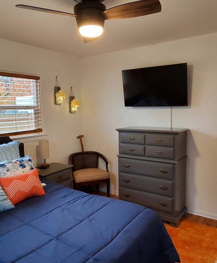 Main bedroom, tv & dresser