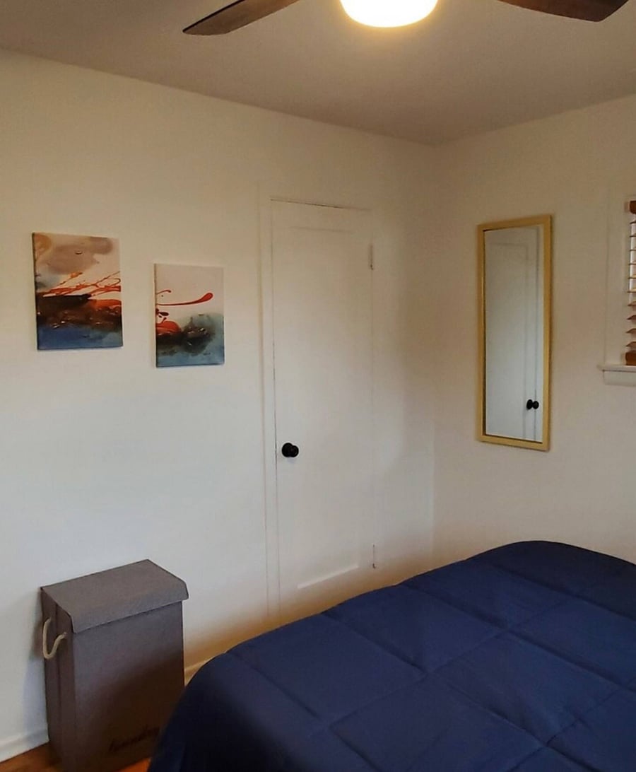 Main bedroom, closet