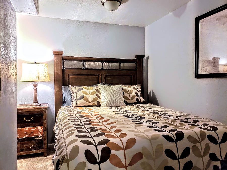 Guest bed nook downstairs with Queen Tuft & Needle mattress (no harmful chemicals)