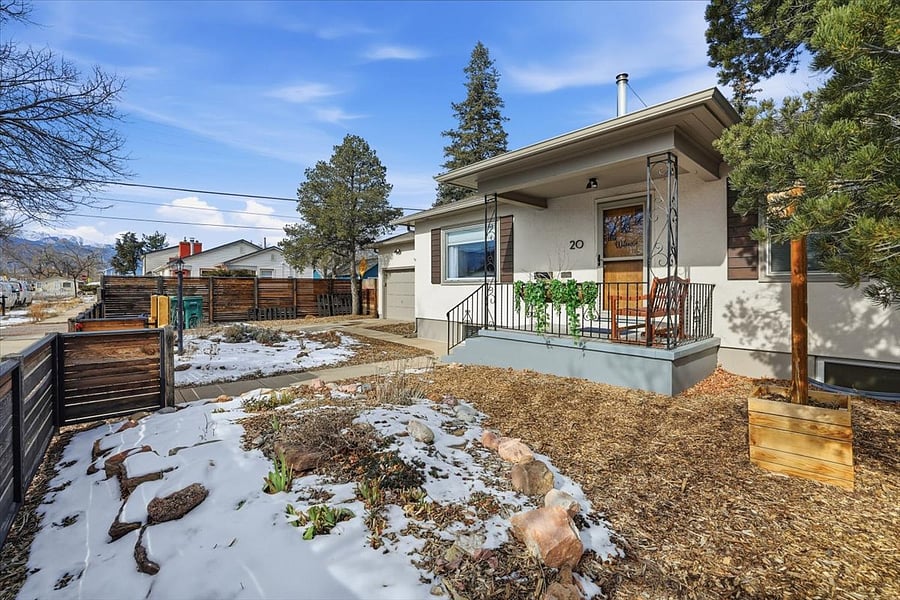 Pet-friendly fenced front yard