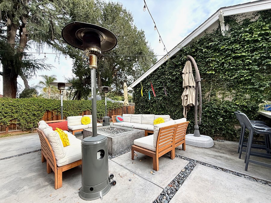 Your own outdoor oasis. Firepit, comfy seating, built in BBQ. 