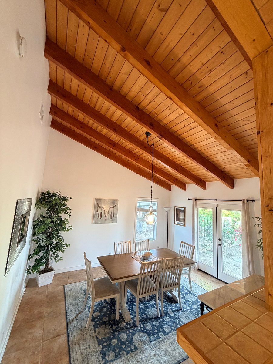 Elegant dining area, perfect for hosting meals or gathering with family and friends. 