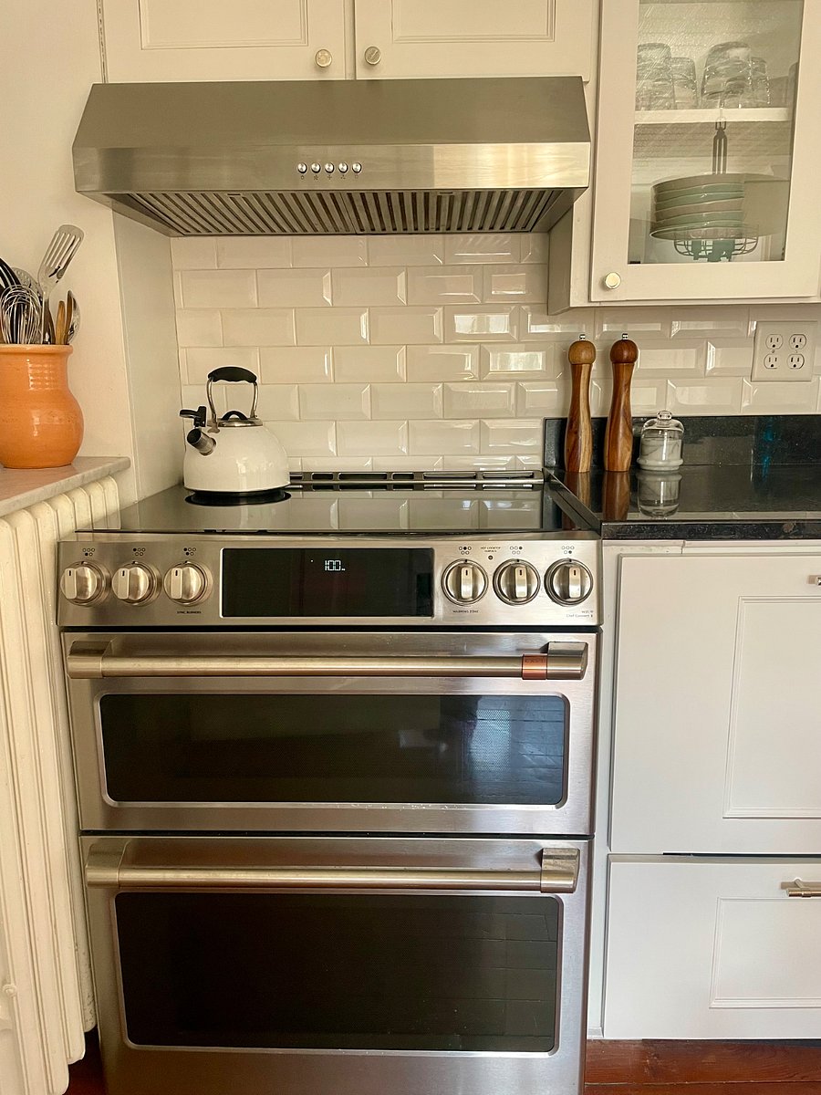 GE Cafe Double Oven Induction Stove. This stove top boils water in 60 seconds and is cool to the touch right after shutting off. 