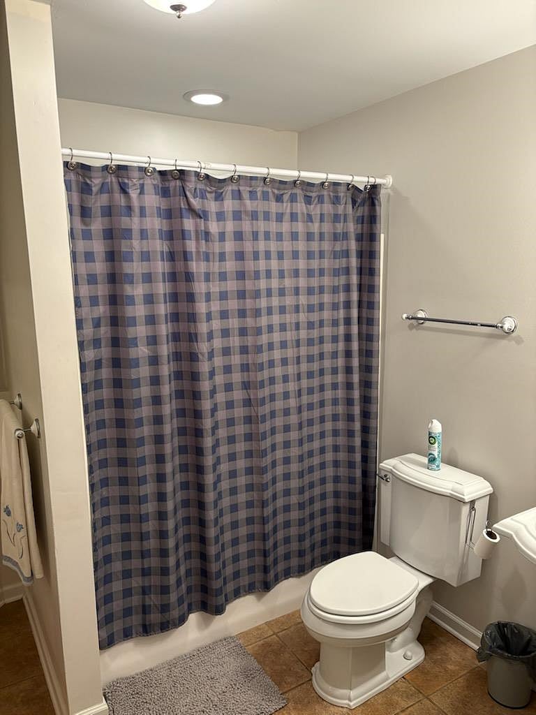 Full bath with linen closet