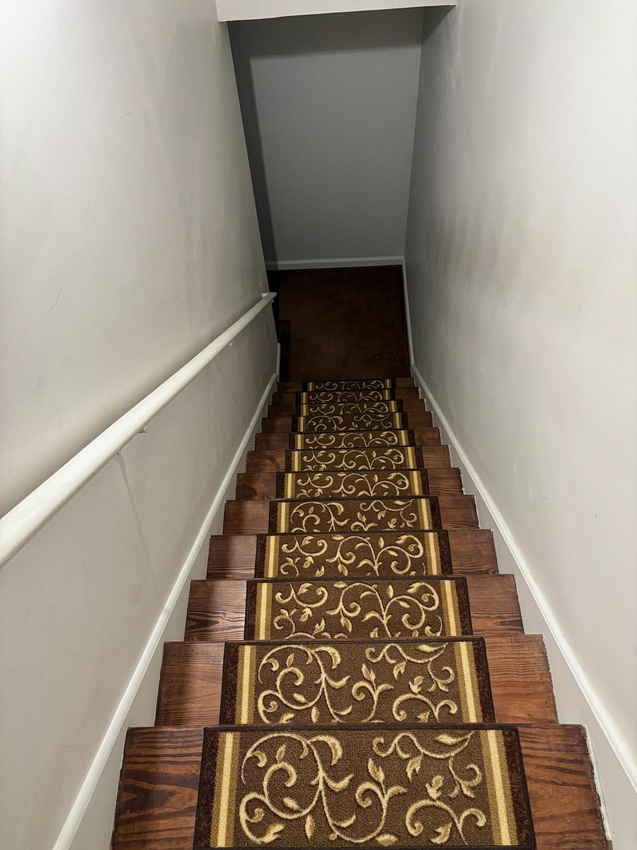 Stairway going into apartment
