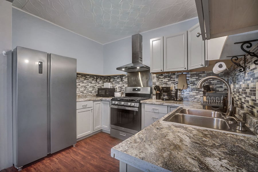 Full Kitchen