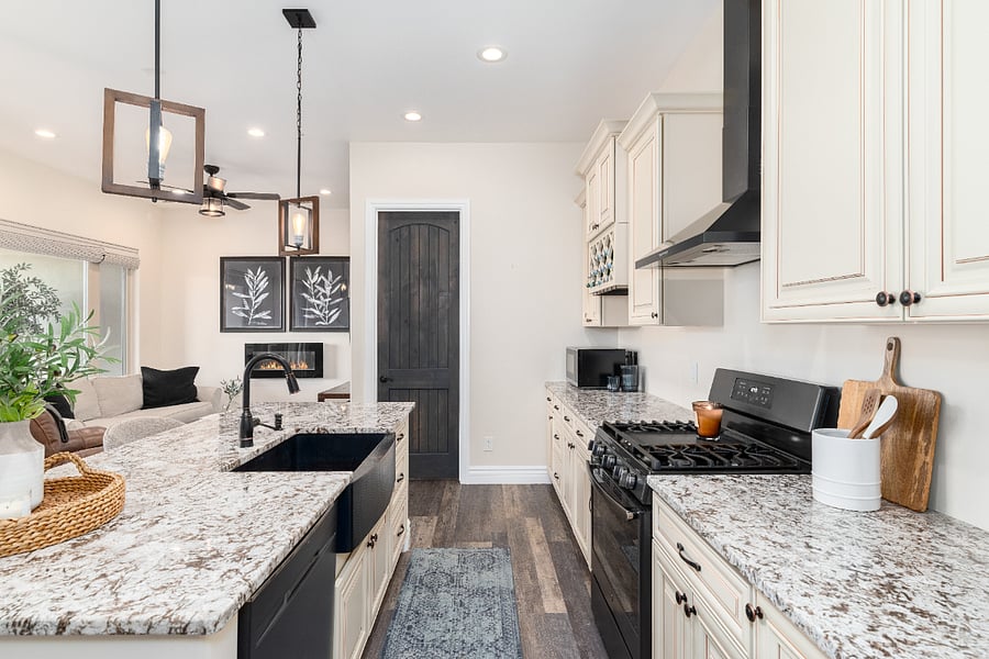 Dishwasher, garbage disposal, mircrowave, Nespresso machine, Drip coffee maker, or Pods are all options. 
