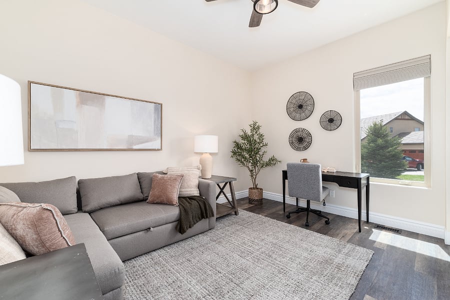 This is an office that can also be a second bedroom, the couch is a queen trundle bed. 