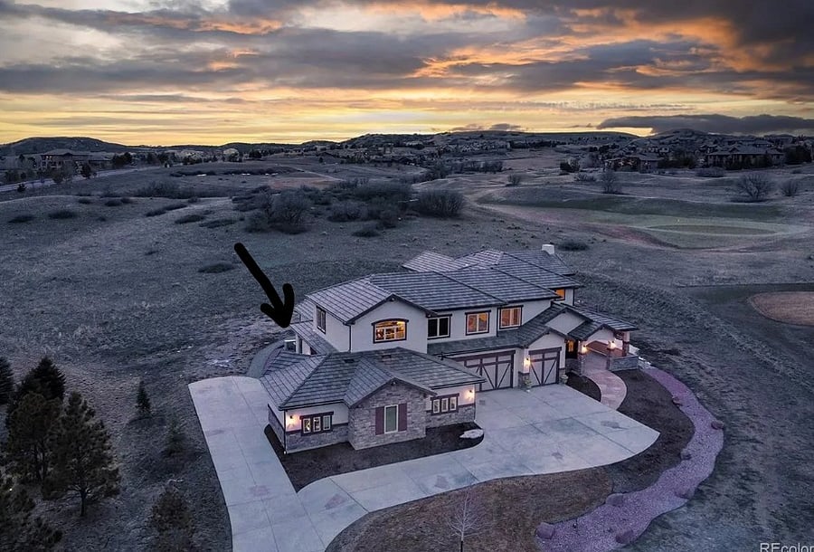 The apartment is in the back of the home, with a private entrance and it's own garage. The arrow points to the area where the apartment is located. The garage space is not shared and the driveway leads to the apartment and allows for you to park on the driveway next to the apartment. 