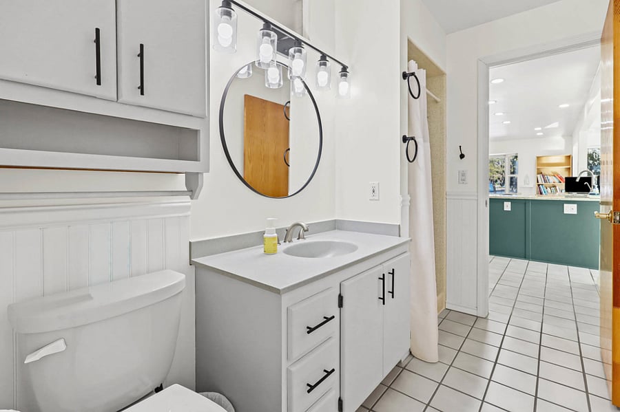 Bathroom1