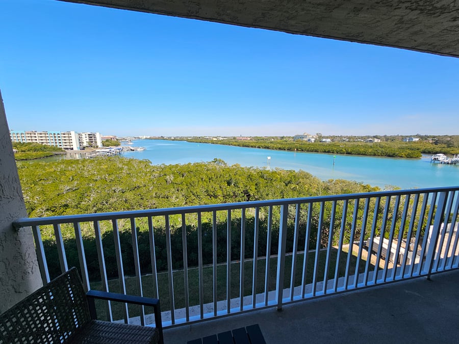 Beautiful Intracoastal Waterway views from the private balcony. Watch dolphins, boats, and seabirds!
