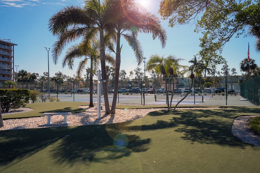 The condo property features tennis & pickleball courts and a putting green! Supplies available in condo!