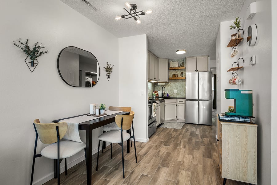Dining room and coffee corner