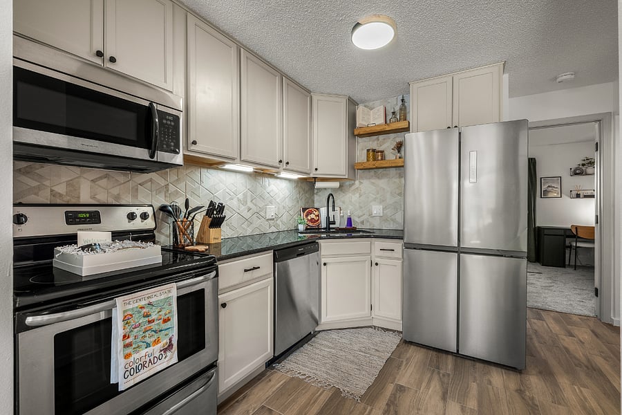 FULL Kitchen with new appliances