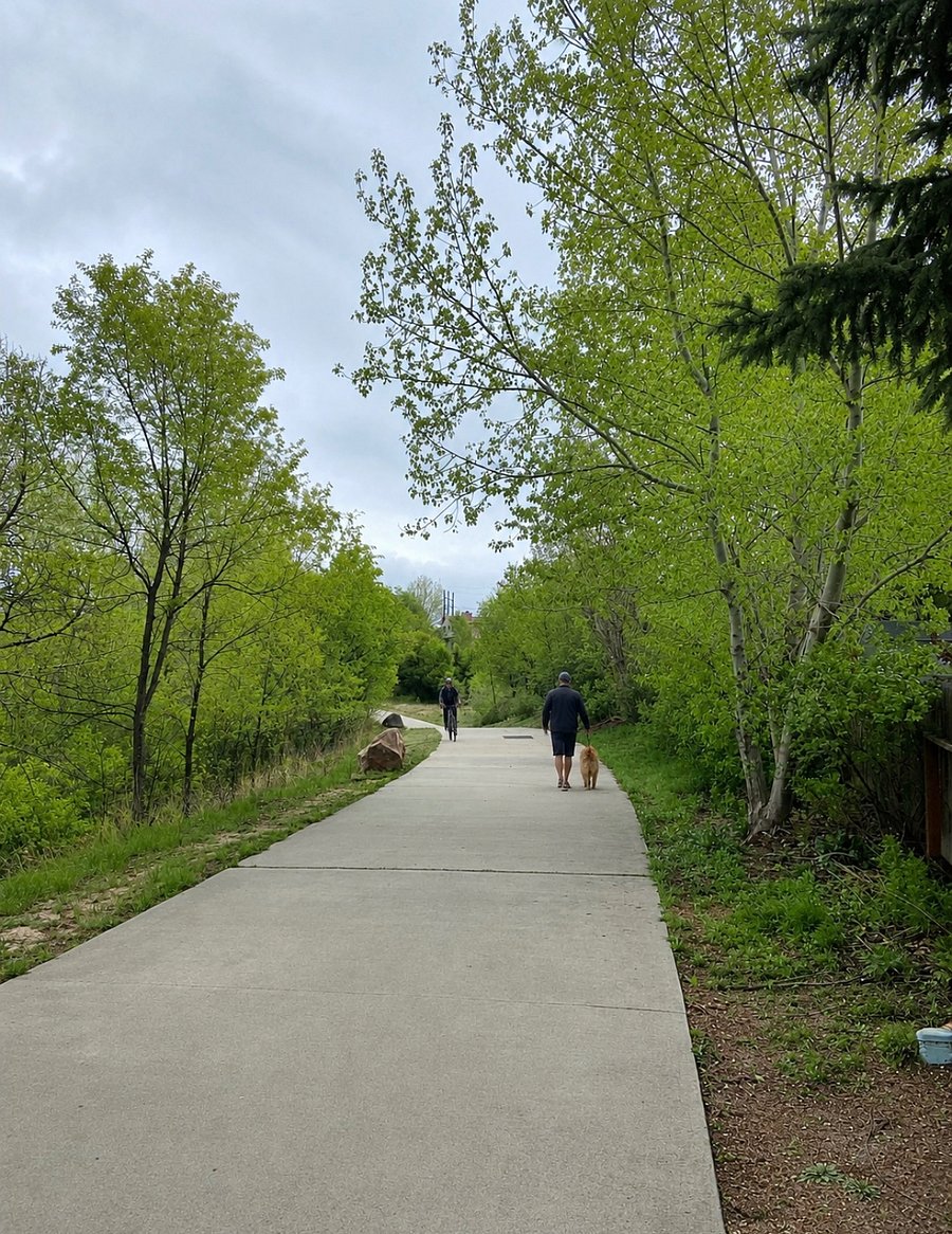 Unit is 0.1 miles from Cottonwood Creek Trail entrance. Miles of paved trail to walk or bike!