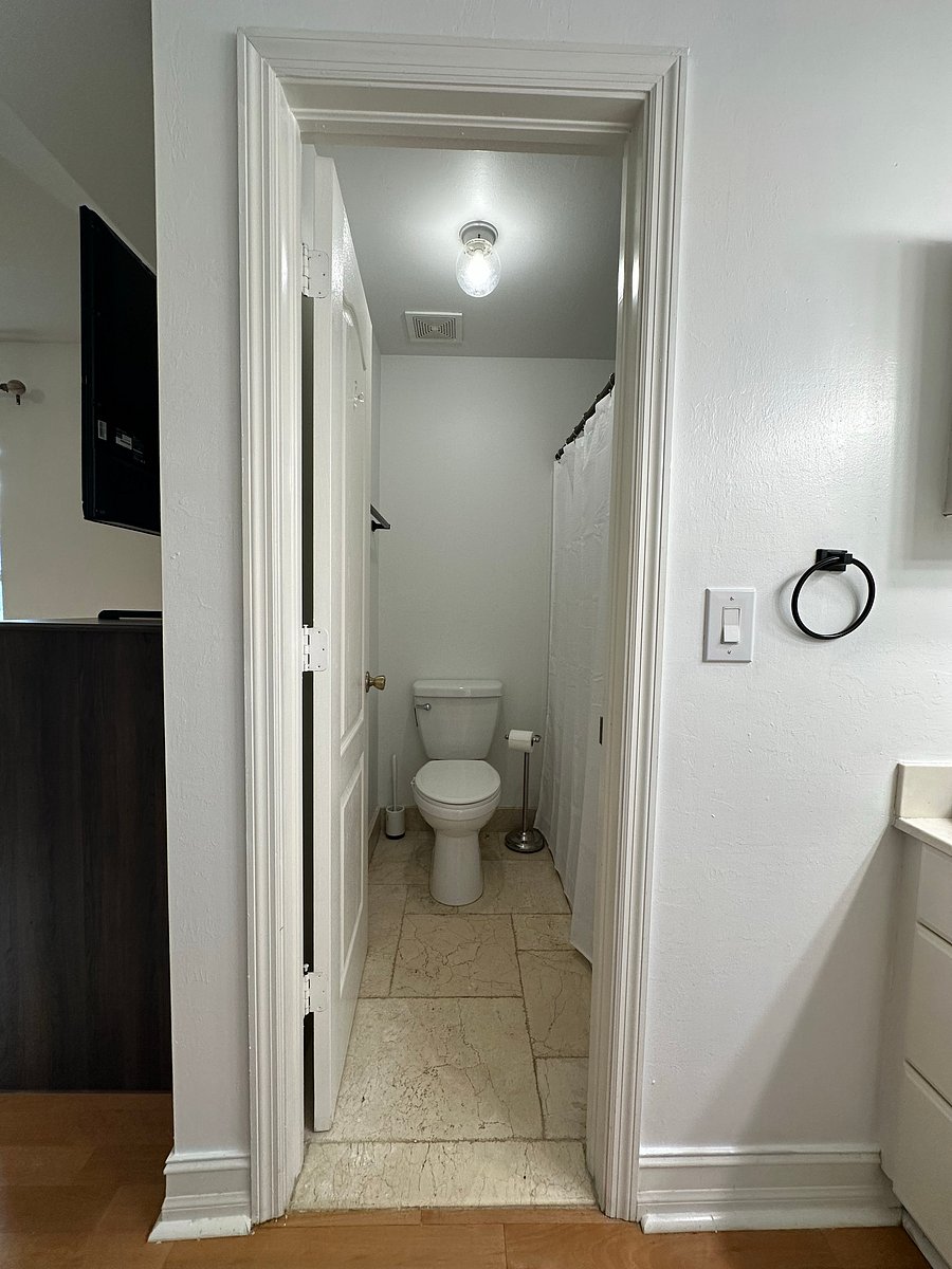 Toliet