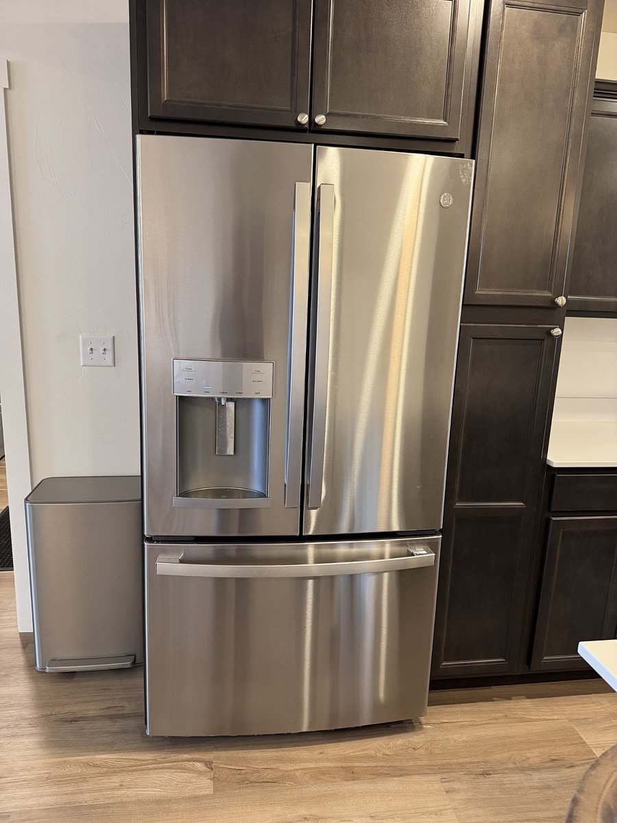 Full sized refrigerator/freezee
