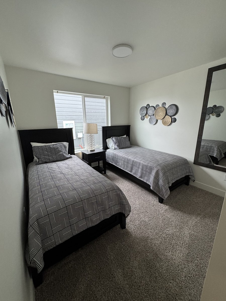 Second bedroom - 2 twin beds