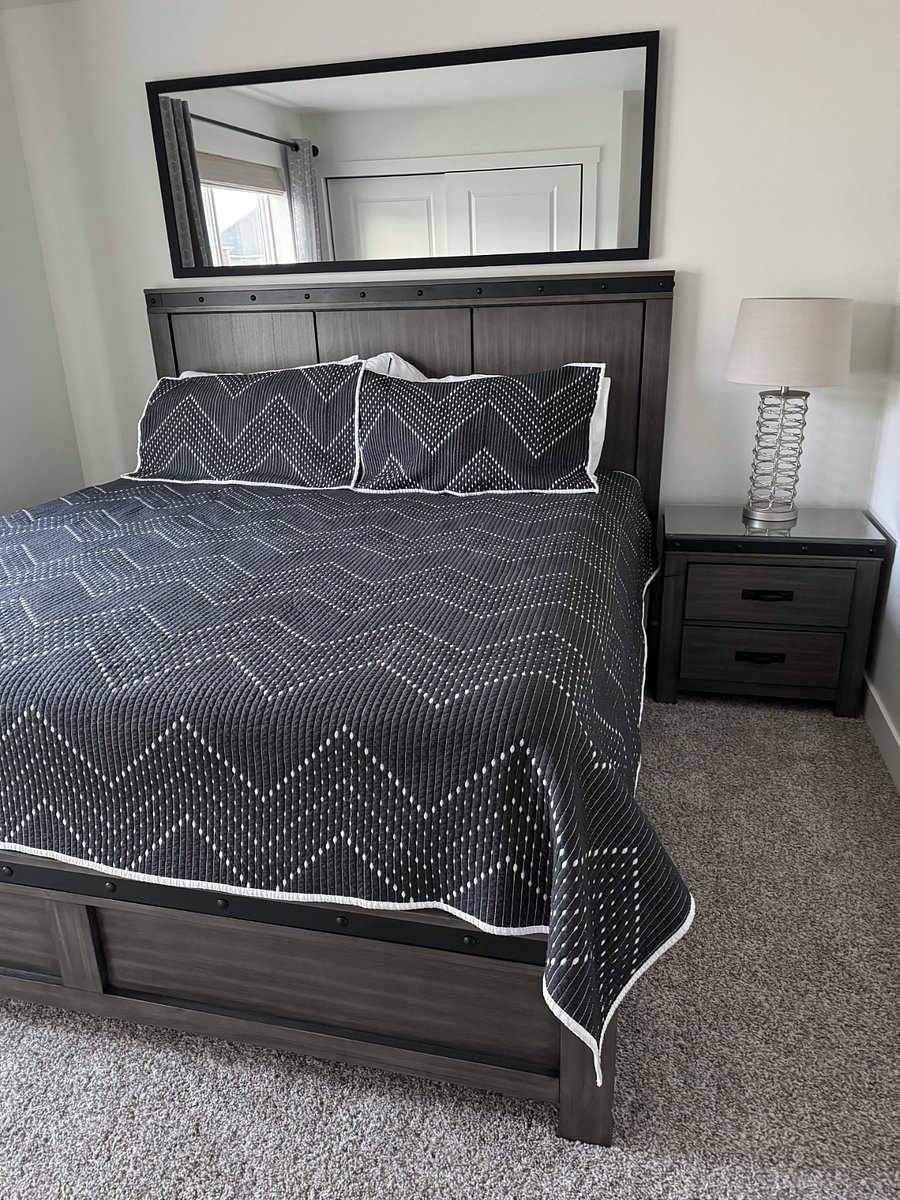 Third bedroom - king bed