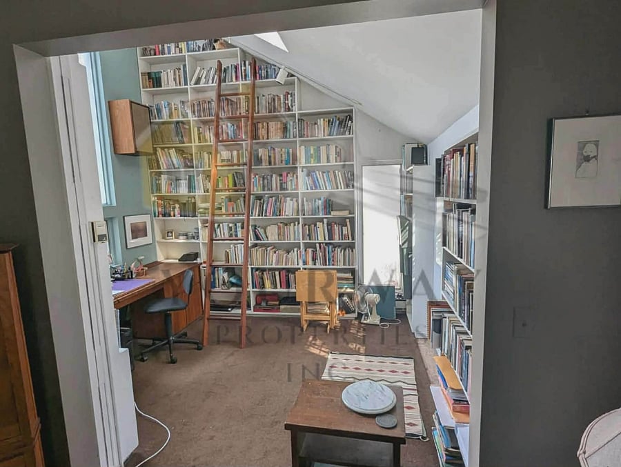 Office with desk