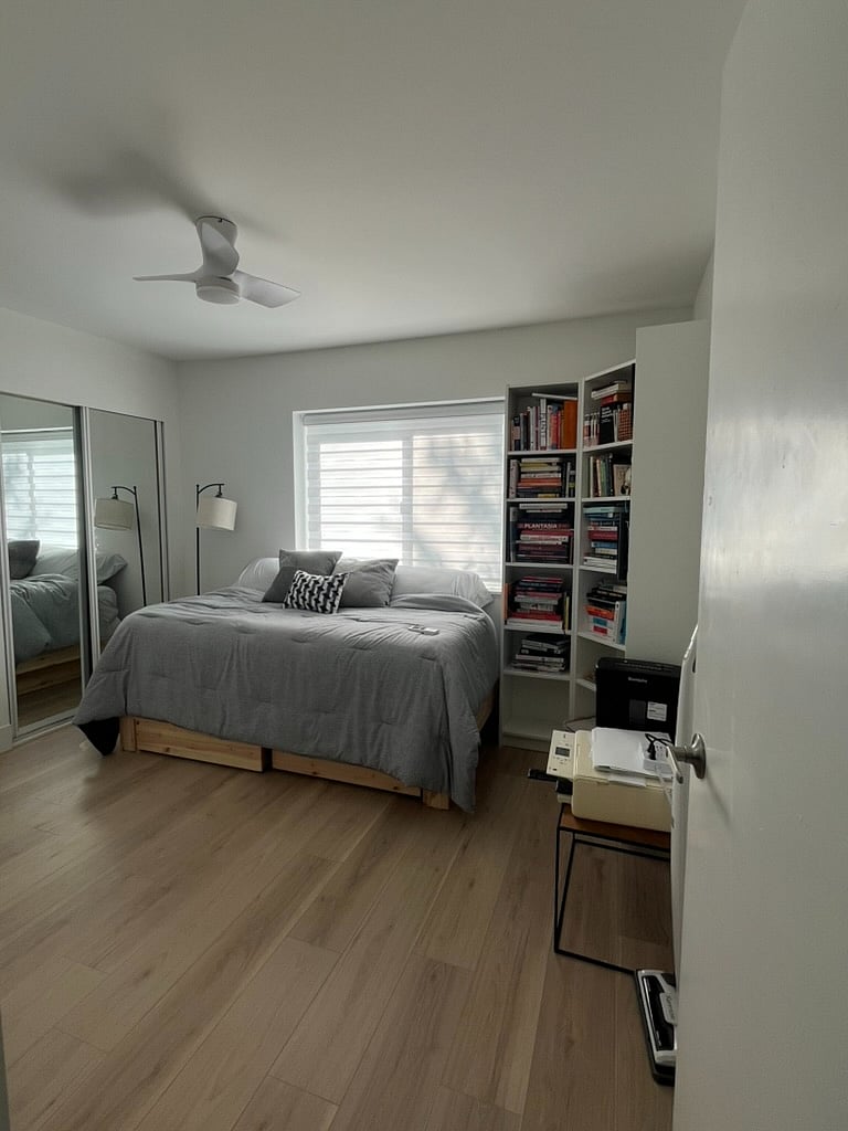 2nd Bed Room/ Converts to King size bed