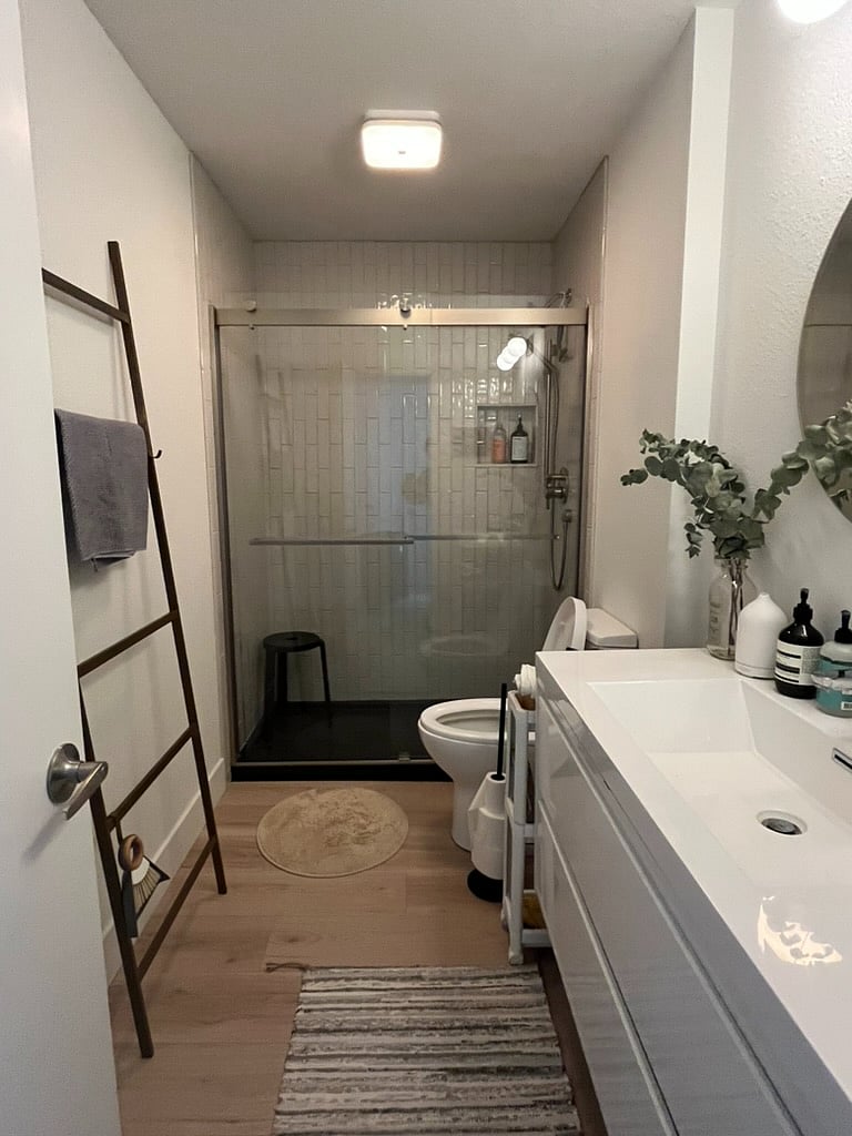 2nd Bath (Main Floor)
