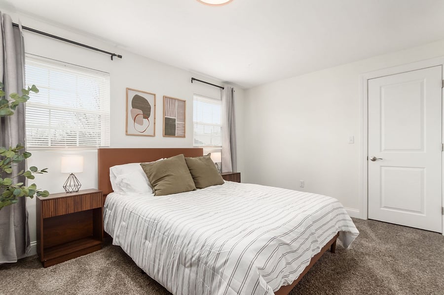 Bedroom 2 -Queen Bed
