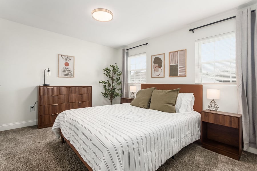 Bedroom 2-Queen Bed