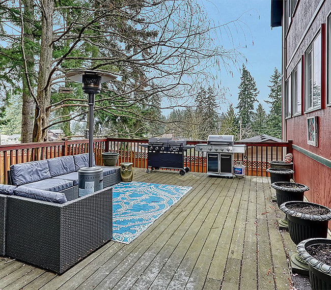 Shared Deck /BBQ area