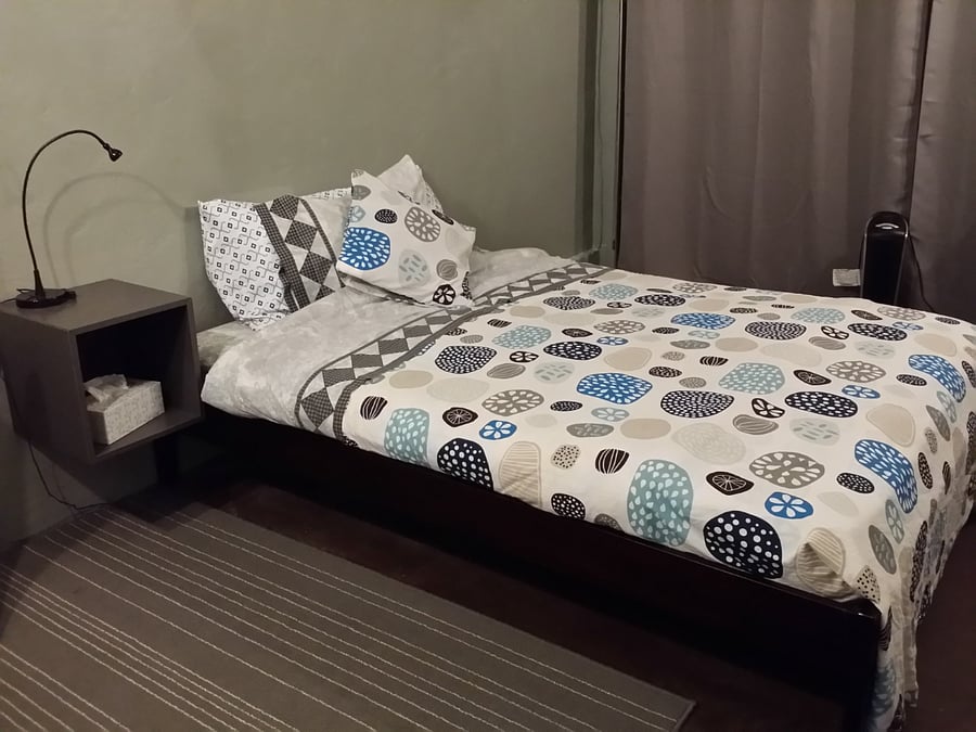 Spacious Hyrbrid-Studio with Comfortable Queen bed with organic latex topper