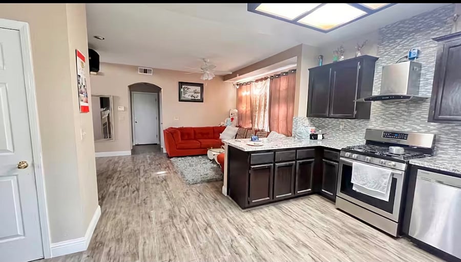 Furnished Finder property 977650_1 photo 3