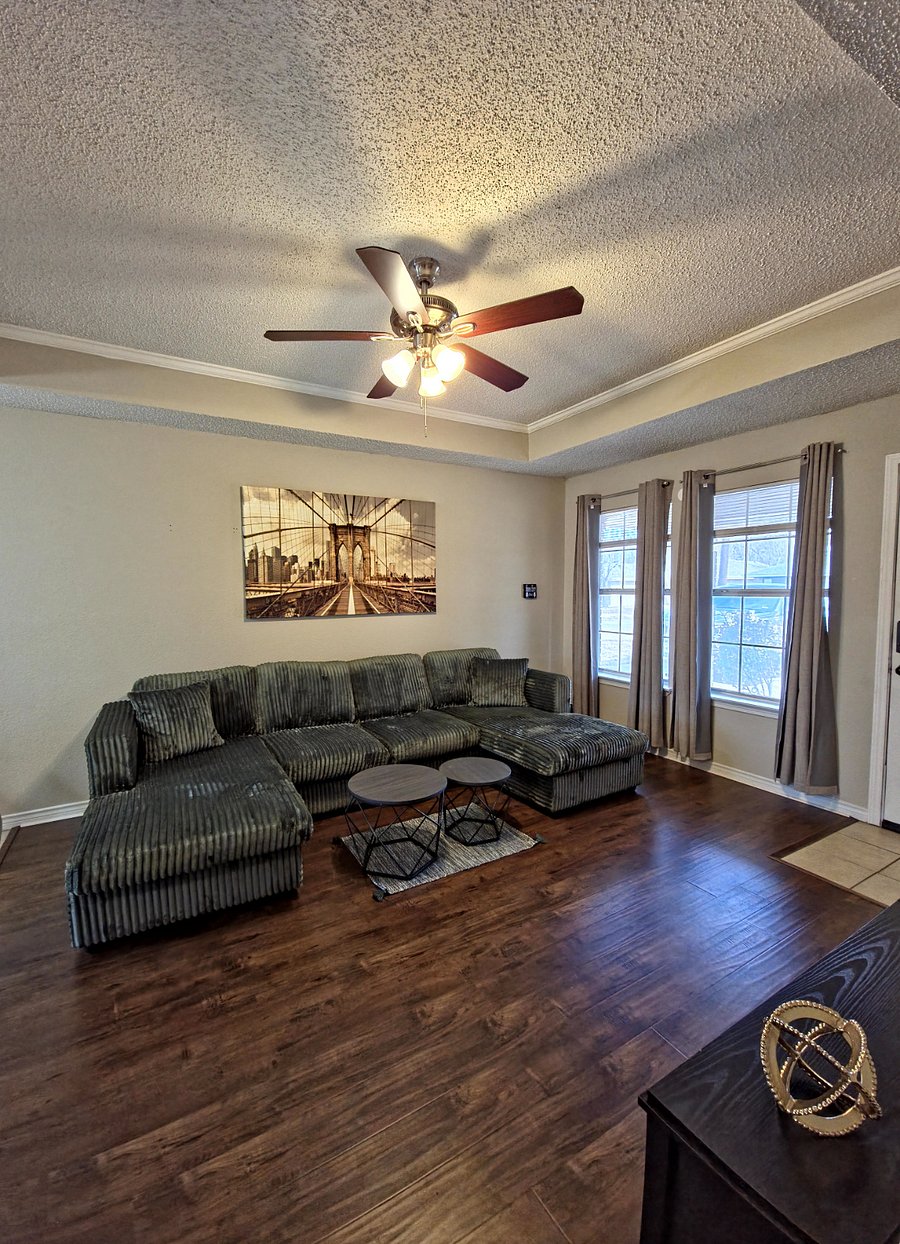 Open Concept Living Area
Blackout Curtains
Smart TV
Comfy Couch