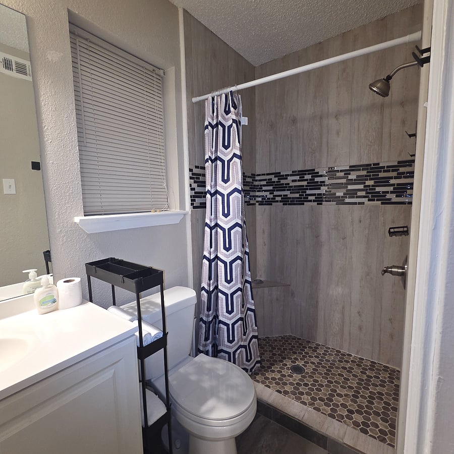 Bedroom 3
Private Bathroom
Shower Only