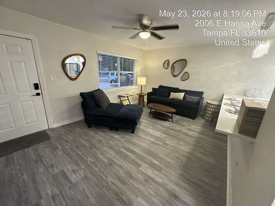 Ceiling fan, comfy sofa, good lighting everything you need to relax.