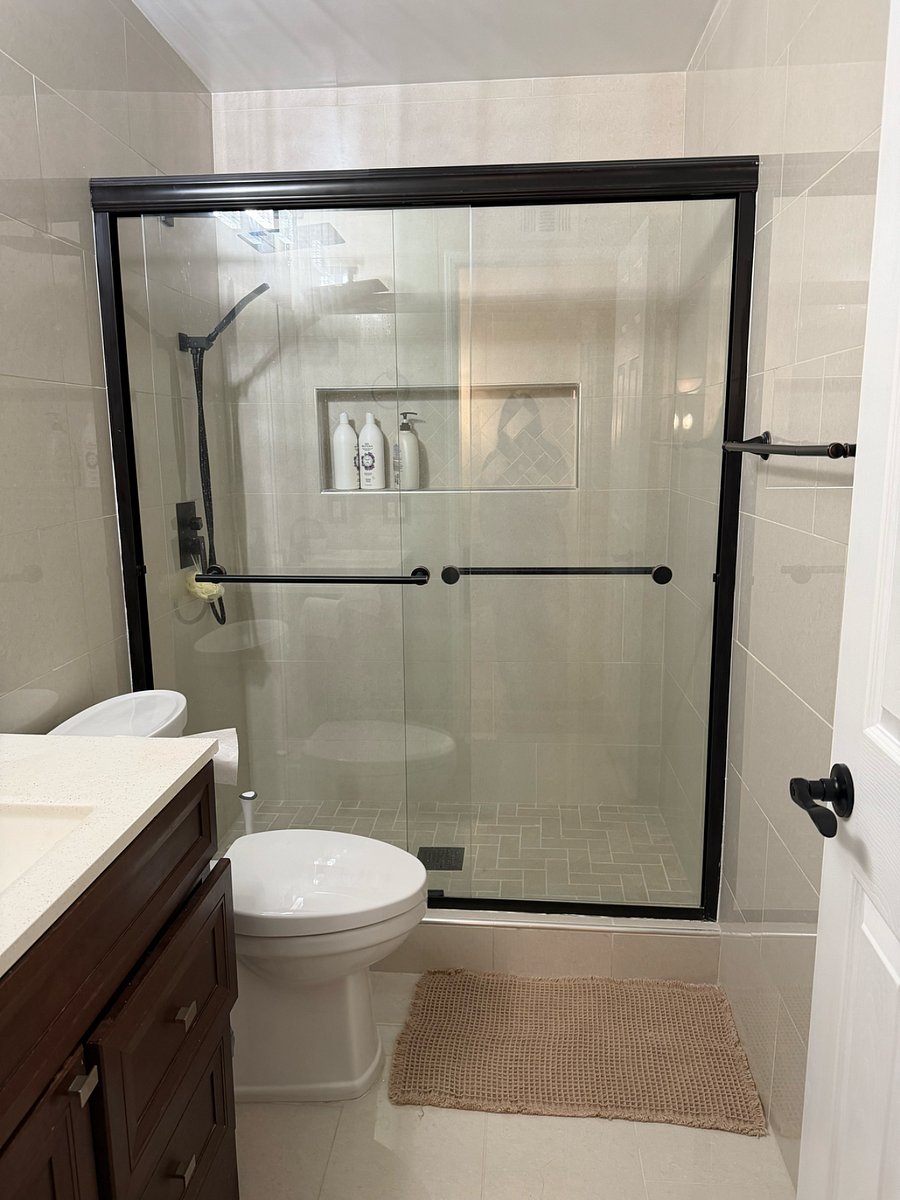 Master suite with king bed and private bathroom $1200/month