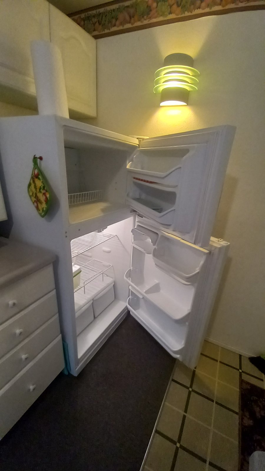 Full size refrigerator & freezer