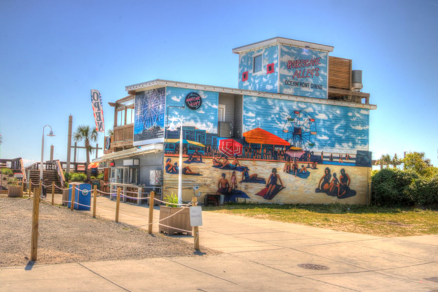 Ocean front dinning.