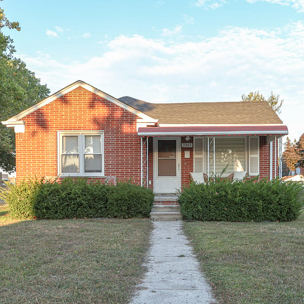 Front of House - Corner