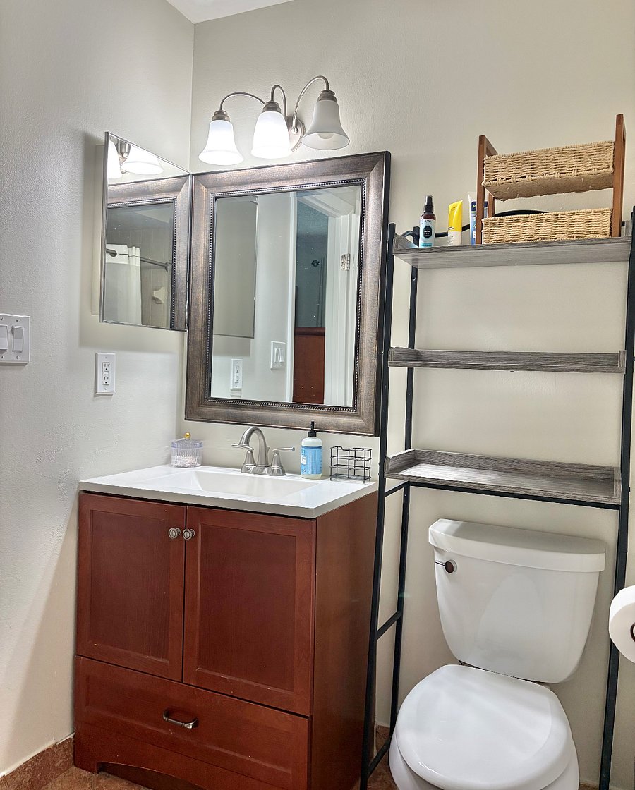 Master Bathroom.