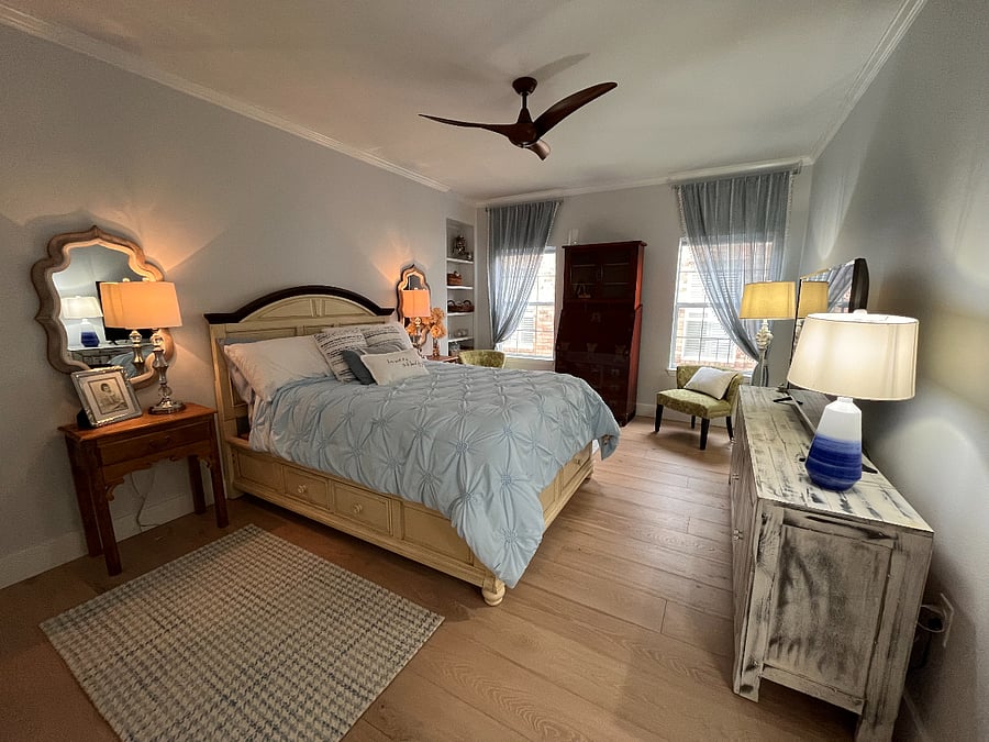 Secondary Queen bed with Jack & Jill bathroom.