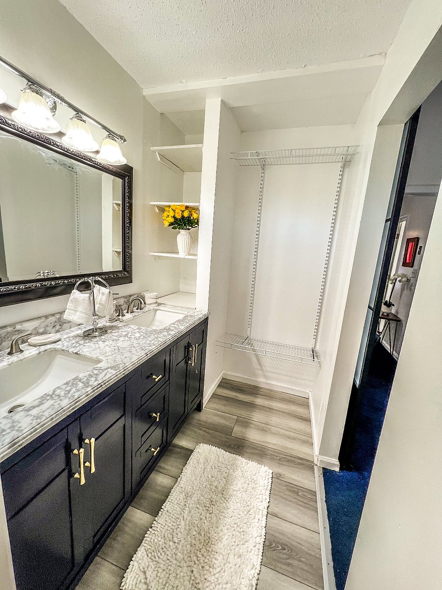 Primary Bedroom Ensuite Bathroom