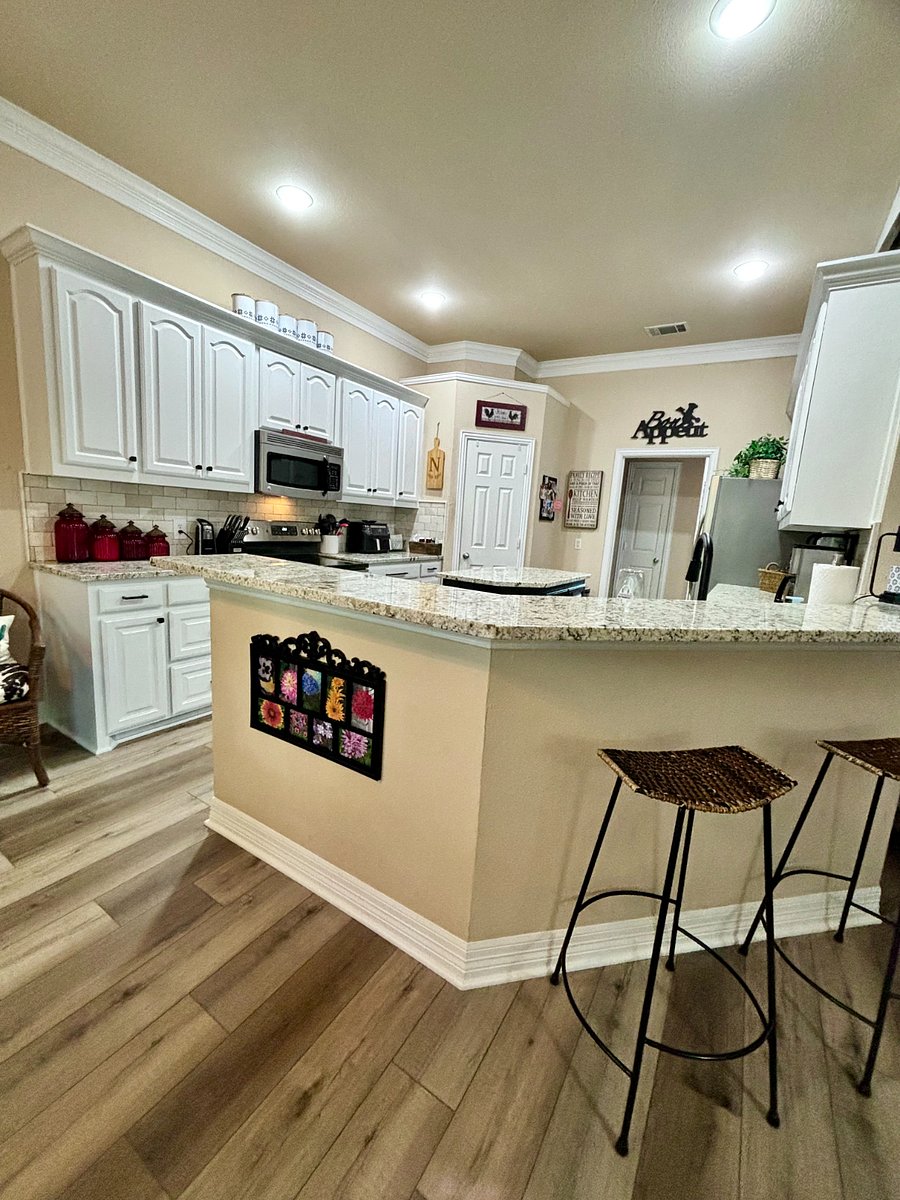 Kitchen bar