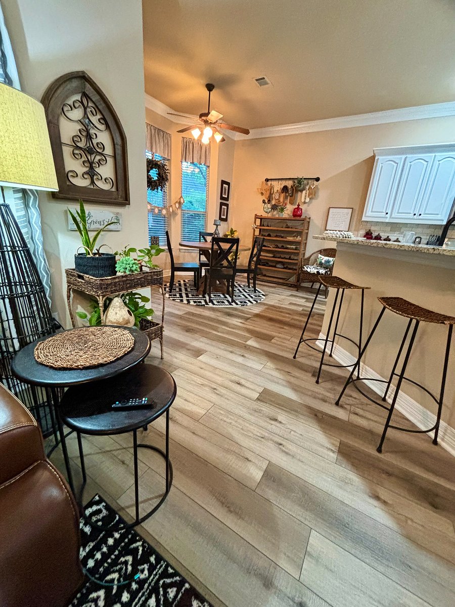 From living room into nook