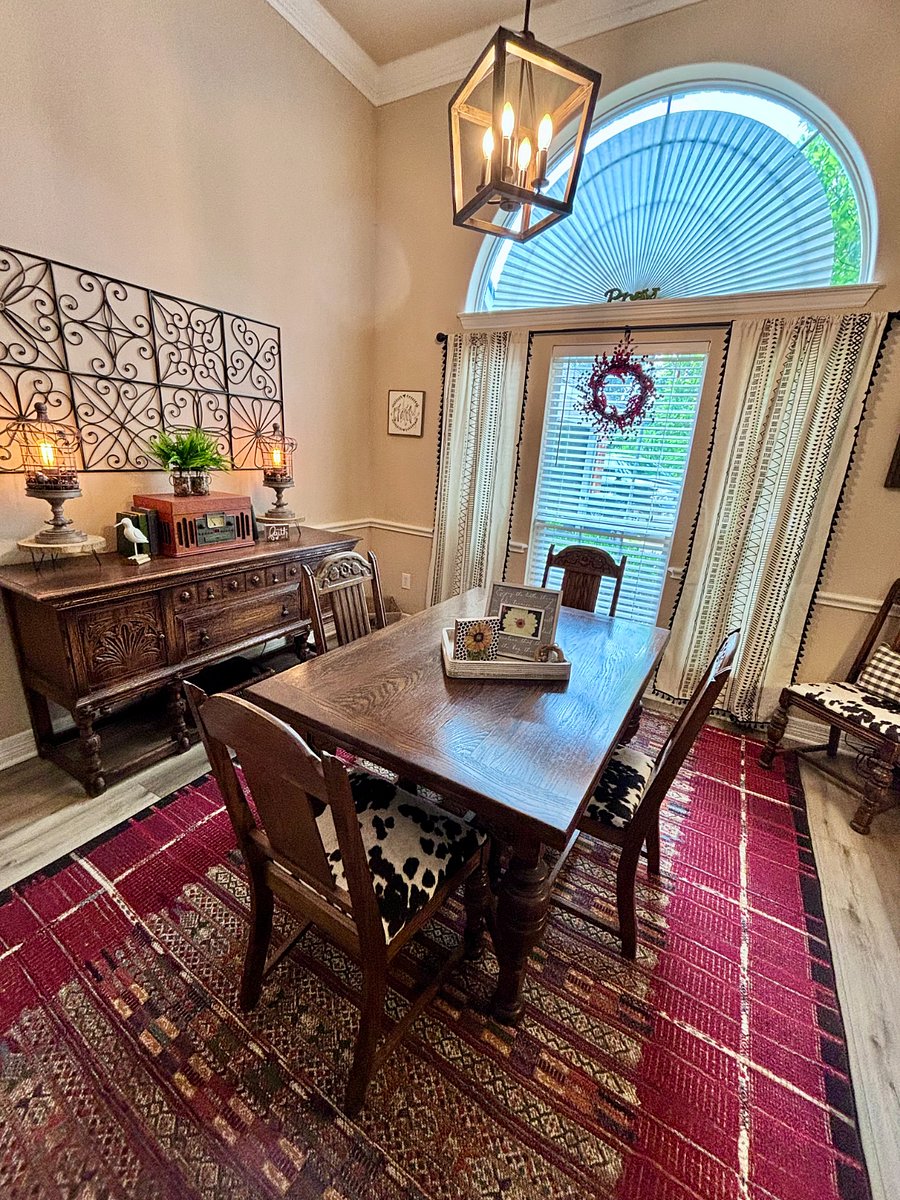 Formal dining room