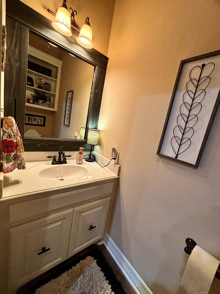 1/2 bath off living room